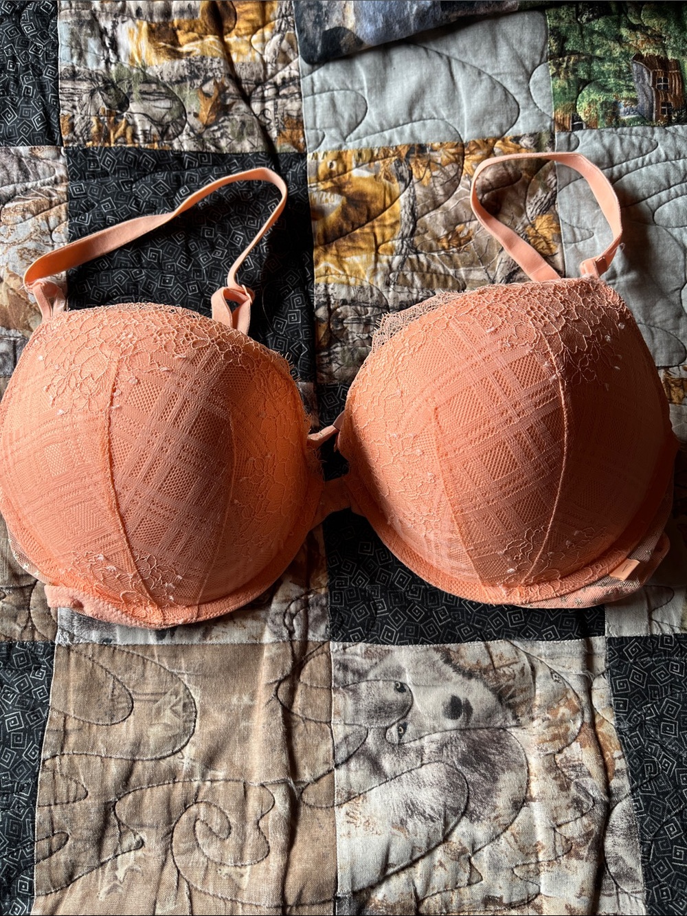 Victoria's Secret Coral Peach Lace Push-Up Bra